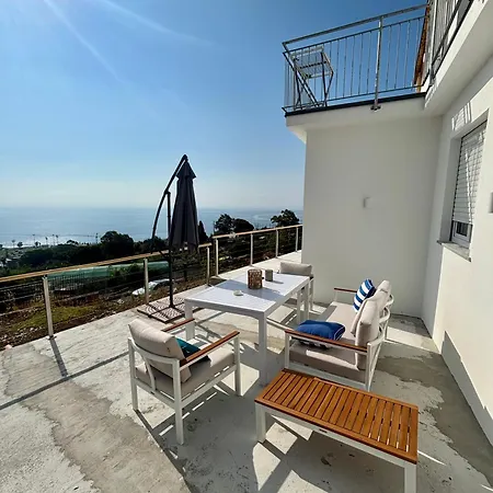Vila Azure Horizon